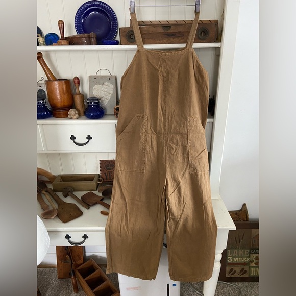 Universal Thread - Picture 1 of 3